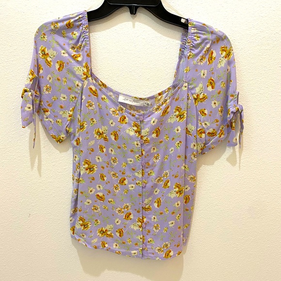 All in Favor (Nordstrom) Ladies Lavender Floral Print Casual Short Sleeve Top-S - Picture 2 of 10